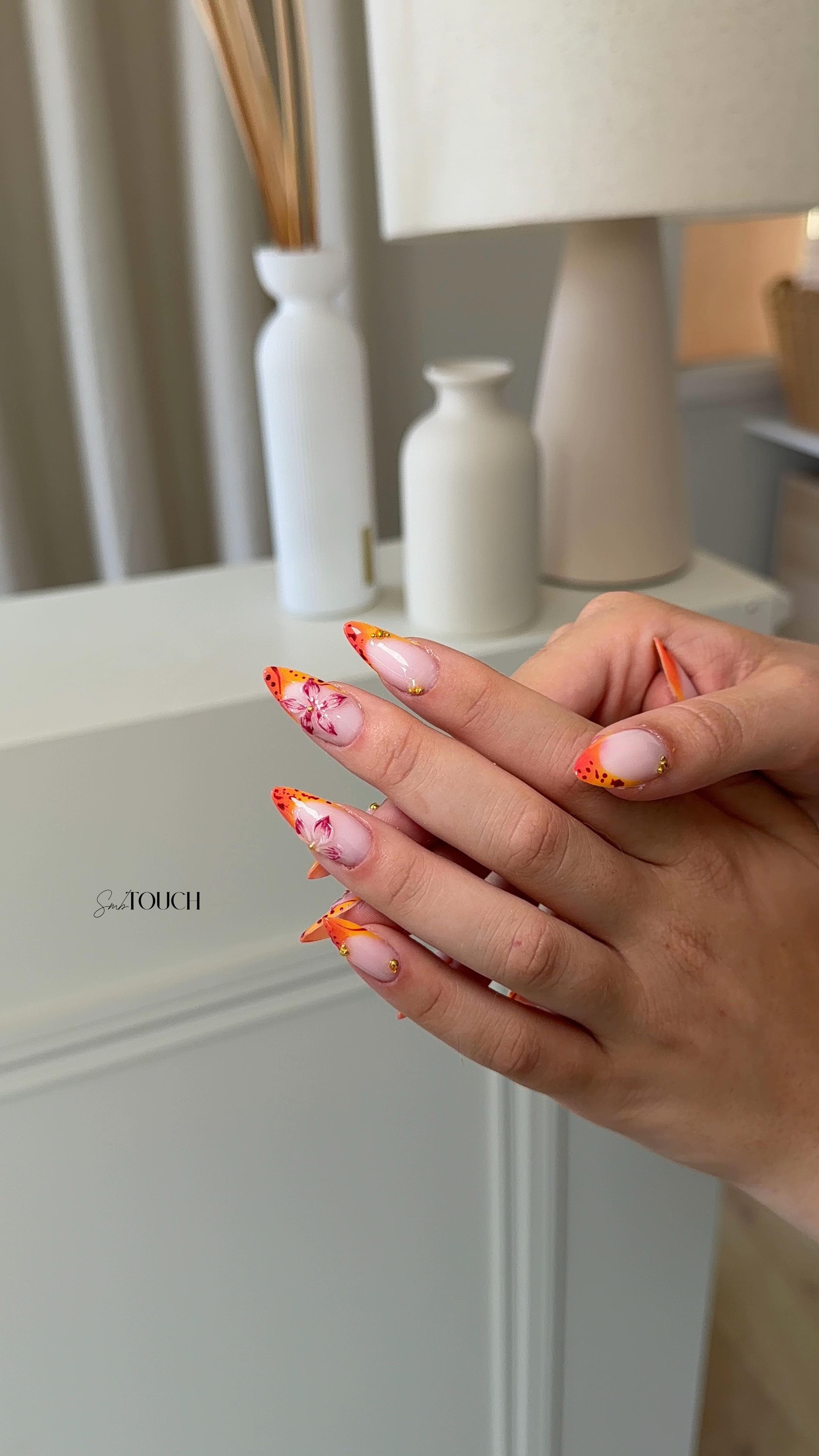 French orange et fleur violette